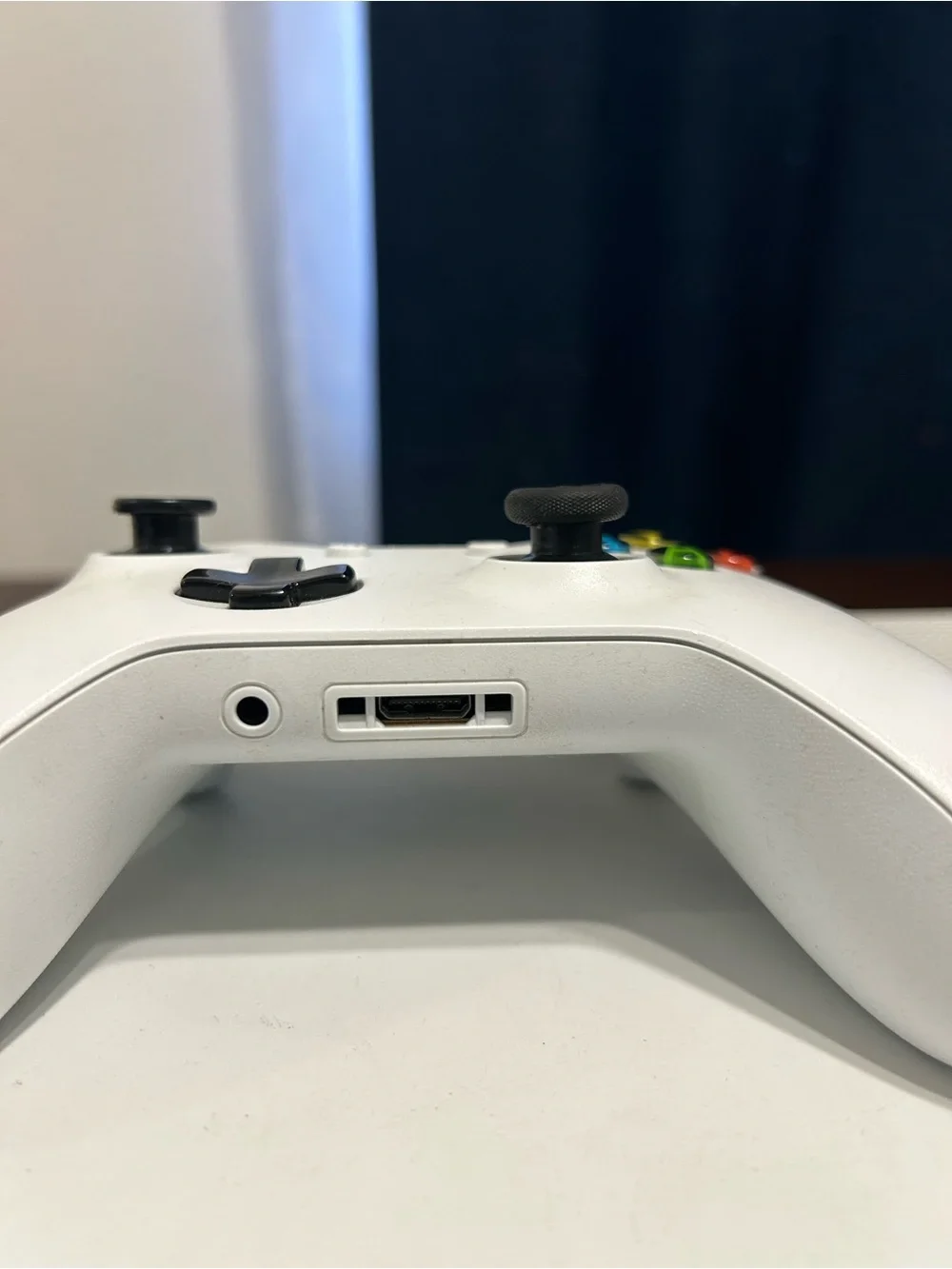 XBOX ONE S CONSOLE Model 1681 WITH 1 CONTROLLER CABLES Includes 3 Games